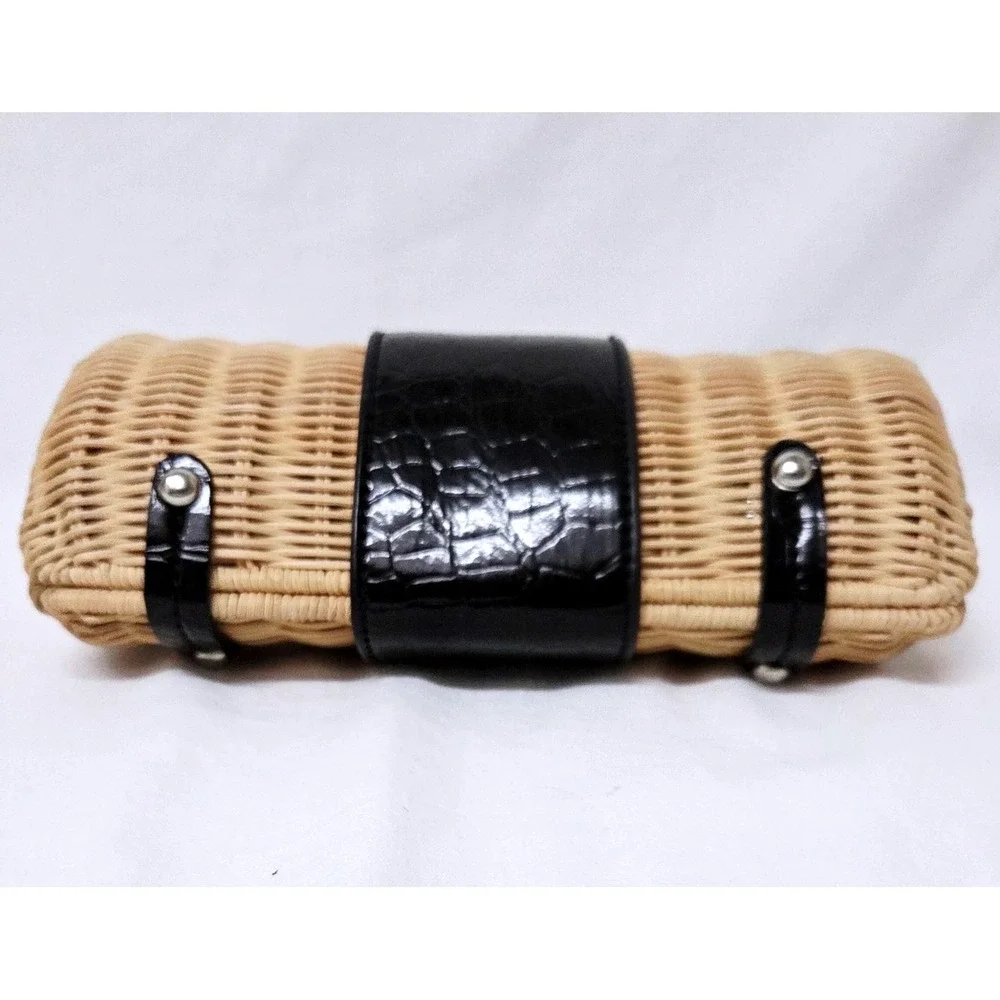 N/A wicker bag